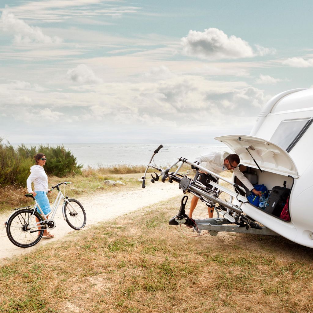 Thule Caravan Superb XT krátká verze, černá