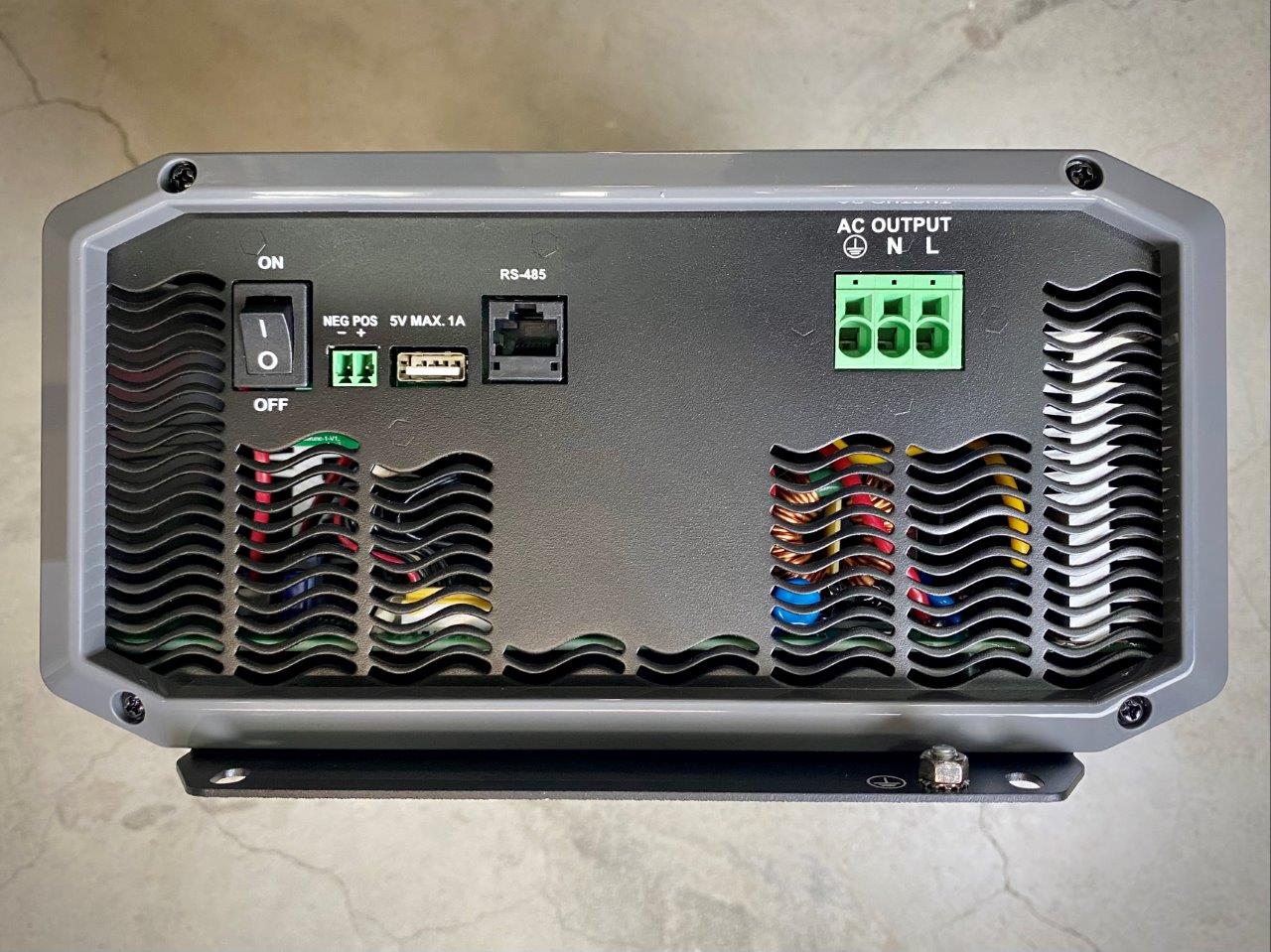 Měnič napětí EPever IPower Plus 1000W 12V